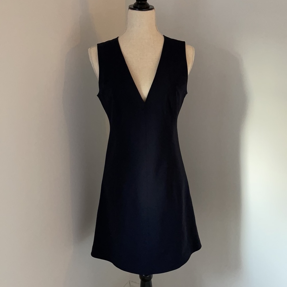 Theory Navy Shift